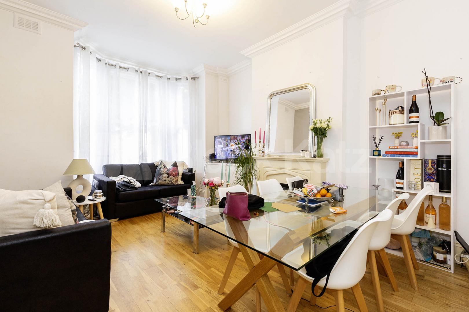 			1 Bedroom, 1 bath, 1 reception Apartment			 Homefield Road, Chiswick